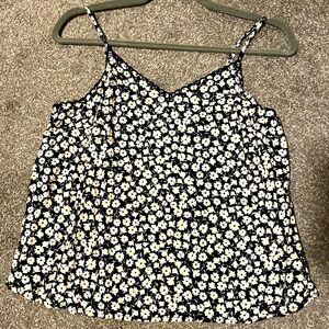 3/$20 | Old Navy - Black & White Floral Cami